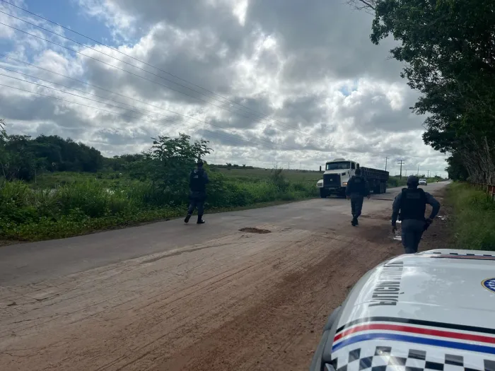 PMMA intercepta caminhão em Viana e recupera trilhos furtados de mineradora em Miranda do Norte