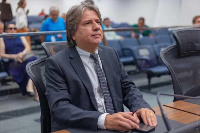 Deputado Caravina promete agilidade na tramitação de projetos à frente da CCJR