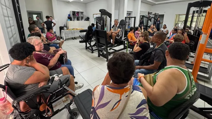 Usuários da academia adaptada participam de palestra