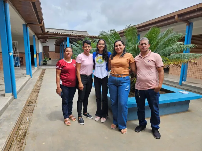 Aluna de escola pública em Porto Acre realiza sonho de ser aprovada em medicina e direito