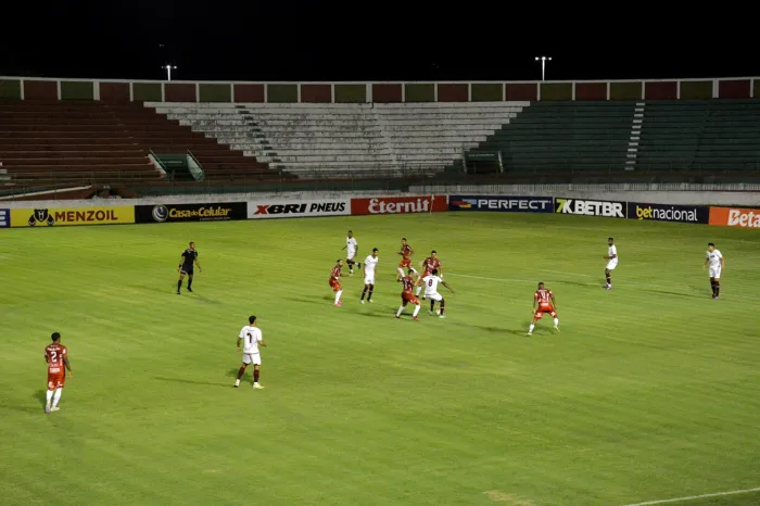 Goleada do Jacuipense sobre o Porto marca reabertura do Joia da Princesa