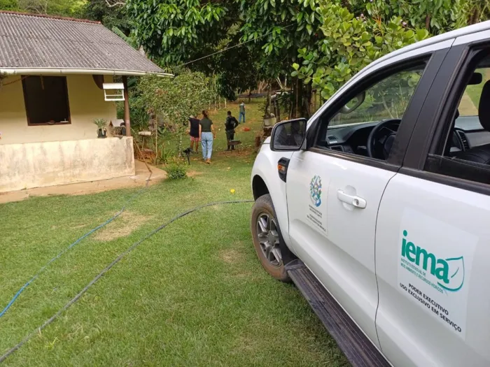 Iema realiza operação contra cativeiro ilegal de aves em Santa Teresa