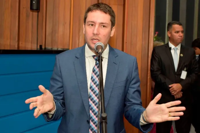 Projeto do deputado João Henrique quer proibir câmeras em uniformes policiais