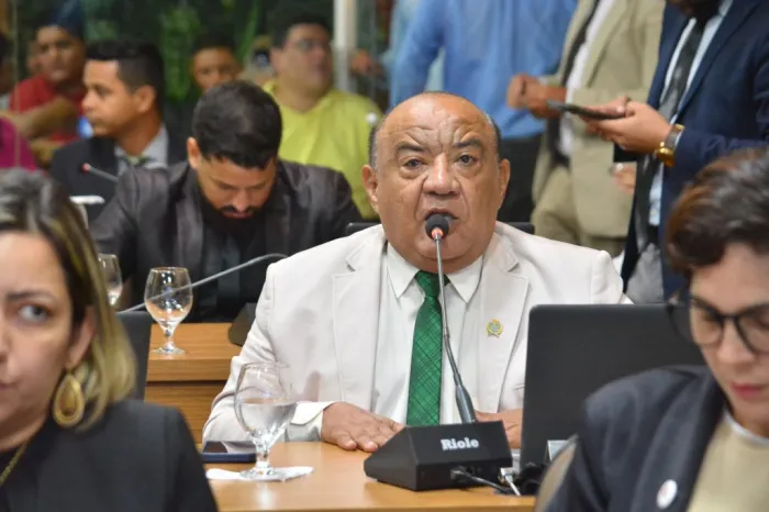 Antonio Garcez propõe fornecimento de refeições aos fins de semana e feriados para alunos vulneráveis