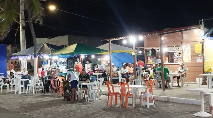 Barracas de alimentos se multiplicaram, oportunizando que empreendedores comercializassem os mais variados produtos no Verão Sergipe / Foto: Laudicéia Fernandes/Setur