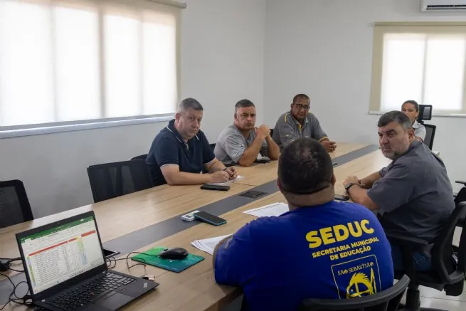 Secretaria da Educação alinha melhorias no transporte escolar com empresa responsável