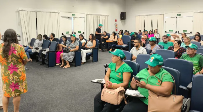 Secretaria da Assistência Social debate sobre programa Mão Amiga com representantes dos trabalhadores rurais