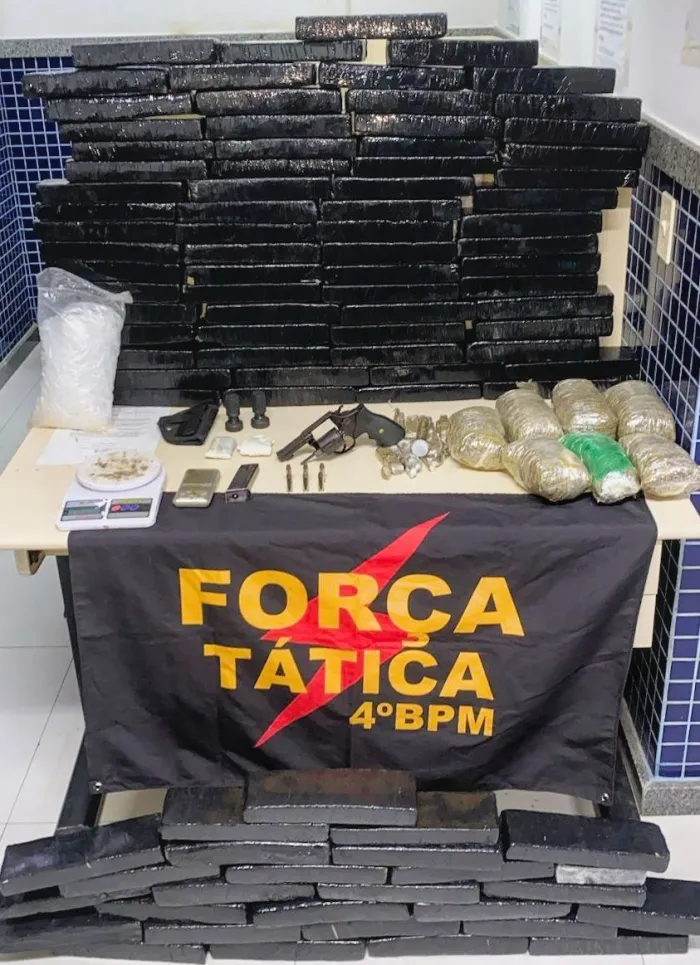 Força Tática do 4º Batalhão realiza grande apreensão de drogas e arma em Vila Velha