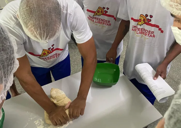Internos do sistema prisional participam de Curso de Pizzaiolo em unidades de Campo Maior e Altos