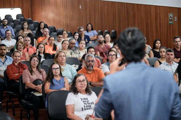 Escola de Governo de Caruaru promove curso de Gestão de Tempo para secretários escolares do município