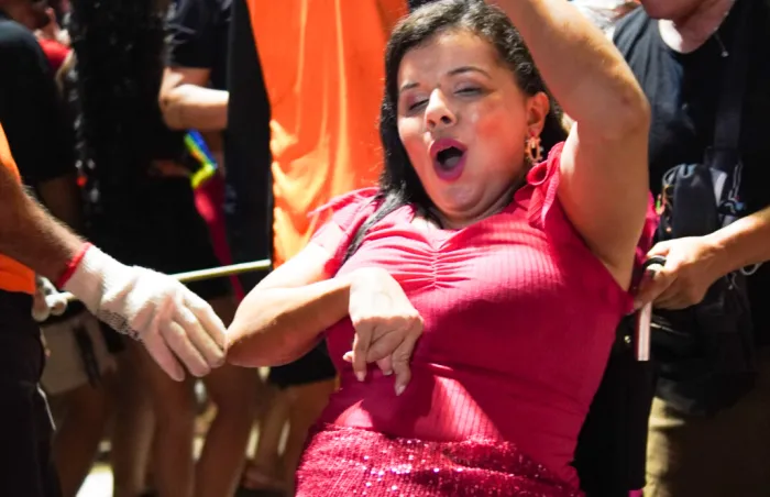 Bloco dos Defiças abre programação do segundo dia de Carnaval na Litorânea