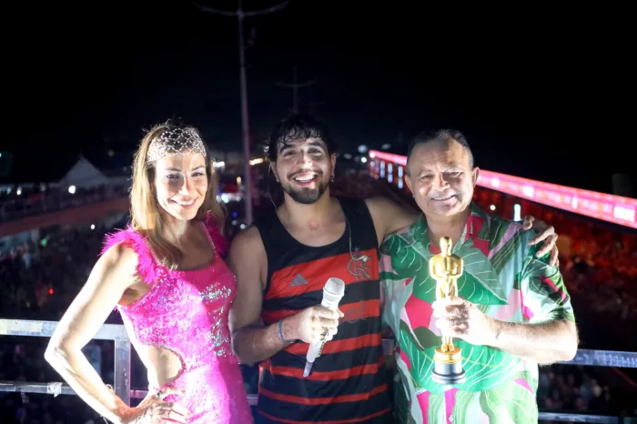 Cerca de 600 mil pessoas lotam Avenida Litorânea no 4º dia de programação de carnaval