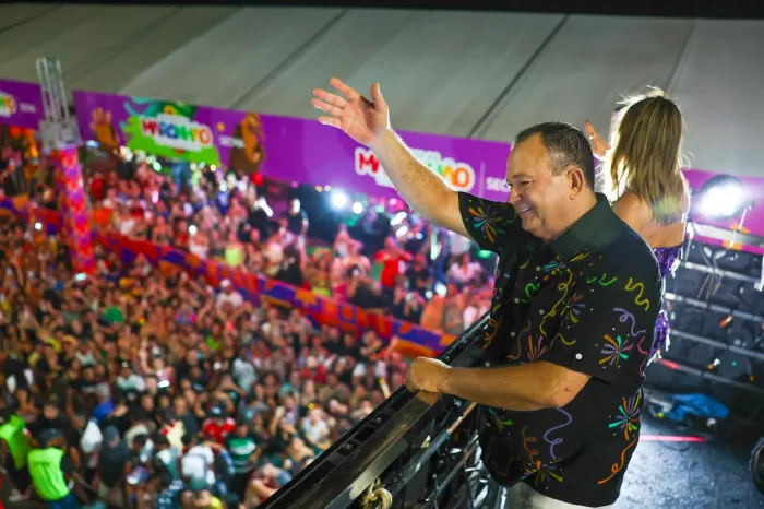Milhares de foliões lotam a Litorânea no quinto dia de folia, com Xand Avião, Jonas Esticado e artistas locais