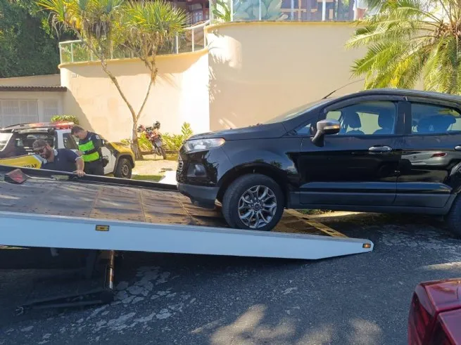 Prefeitura de São Sebastião reforça fiscalização de trânsito e recolhe veículos parados de forma irregular