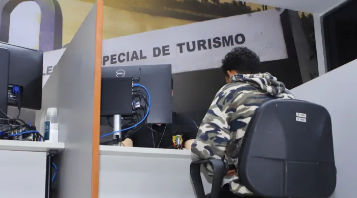 Boletim de ocorrência aumenta chances de recuperar celulares perdidos ou furtados durante festividades