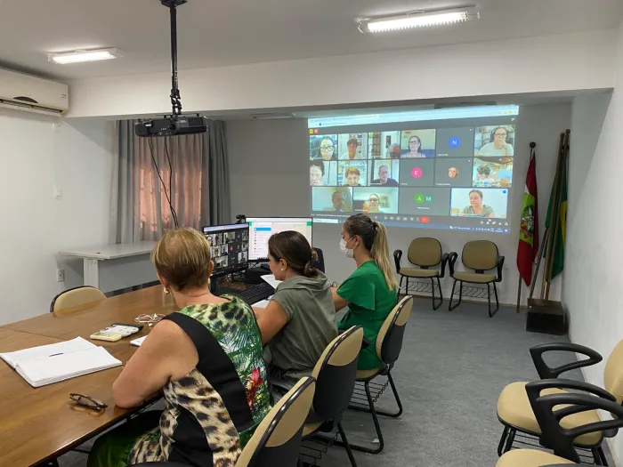 Comissão monitora execução de projetos contemplados pelo Fundo Estadual do Idoso de Santa Catarina