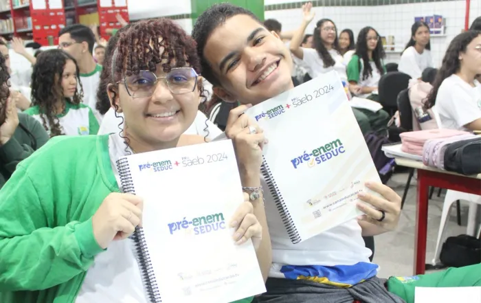 Estudantes do Centro Estadual de Tempo Integral João Henrique participam de revisão do Pré-Enem Seduc