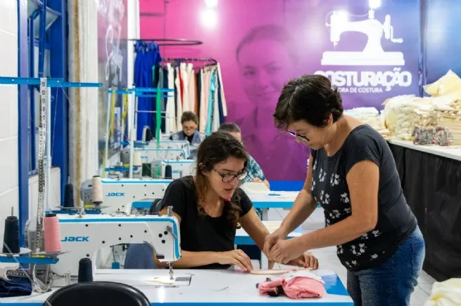 Programa Municipal ‘Costuração’ oferece 200 vagas para cursos de corte e costura em São Sebastião