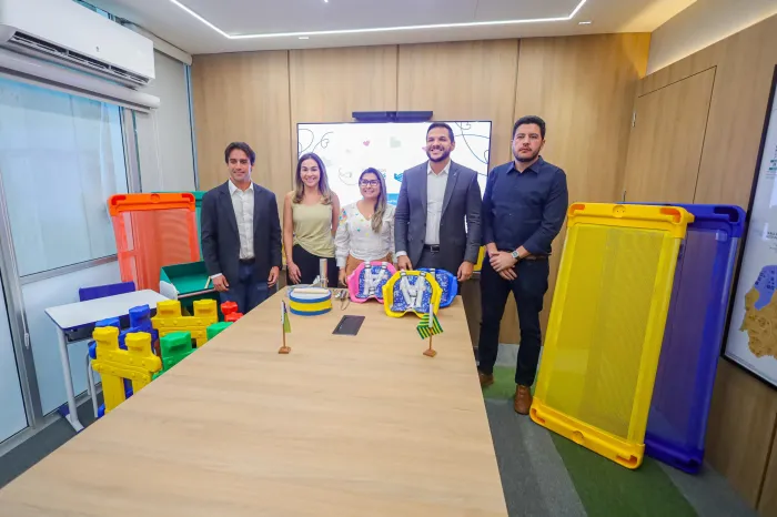 Secretaria da Educação e Pacto pelas Crianças entregam Kit Creche ao município de Luís Correia