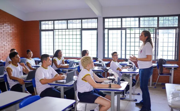 Progressão salarial concedida pelo Governo de Goiás já está em vigor e será paga a partir deste mês de março (Fotos: Seduc-GO)