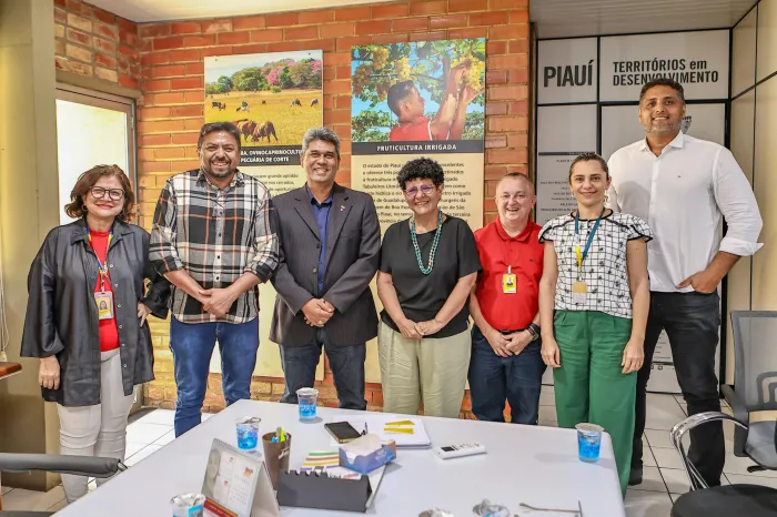 Parceria entre SAF e Correios pretende expandir distribuição e exportação de produtos da agricultura familiar