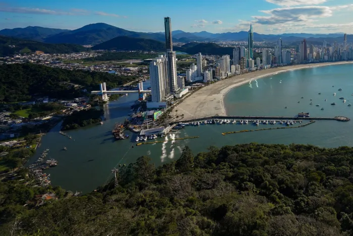 Assembleia Pública define usos permitidos do Rio Camboriú e aquíferos da região