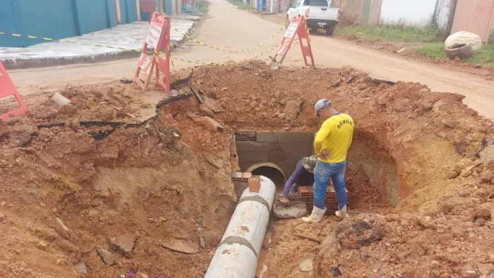 Prefeitura executa serviço de drenagem e construção de boca de lobo na zona Sul de Porto Velho