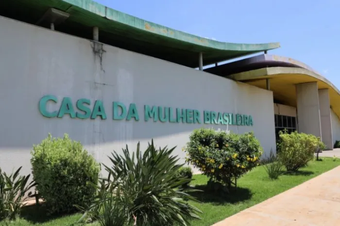 Em instalação da 4ª Vara de Violência Doméstica, deputada fala sobre atenção ao interior