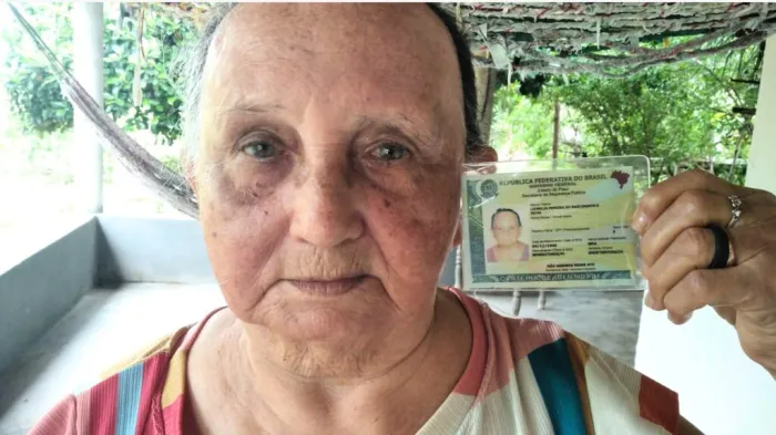 Mulheres são maioria na emissão da nova carteira de identidade