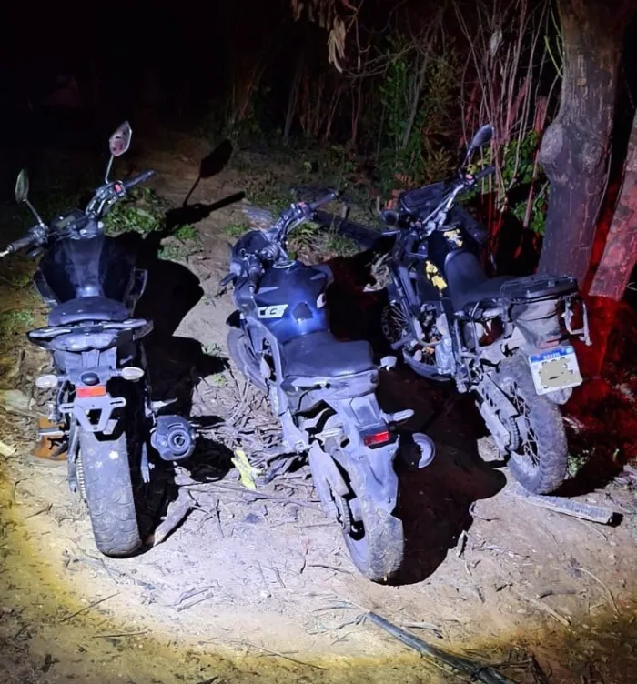 PM recupera motocicletas em Viana
