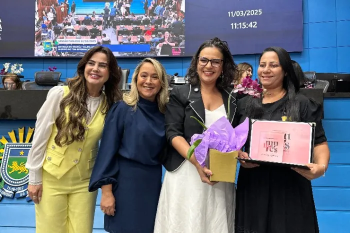 Deputada estadual Gleice Jane homenageia mães atípicas durante sessão solene