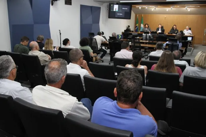 ALEMS debate impactos da silvicultura e concessão dos serviços de hidrovia