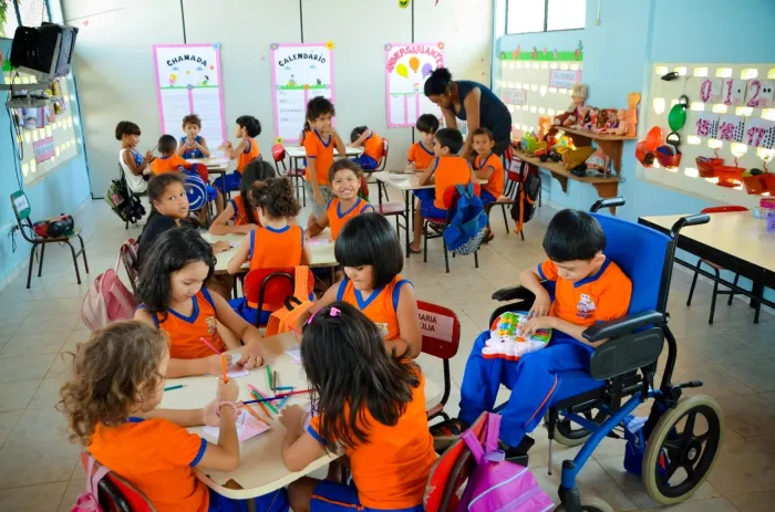 Educação inclusiva: Belém convoca 100 acompanhantes escolares
