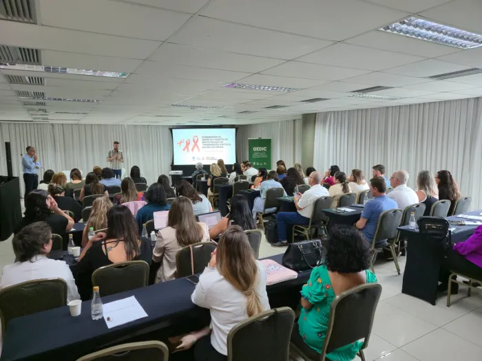 Saúde estadual realiza seminário de apoio aos comitês de Investigação da Transmissão Vertical do HIV e da Sífilis