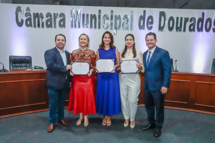 Deputado Renato Câmara prestigia sessão solene “Mulheres que Inspiram” em Dourados