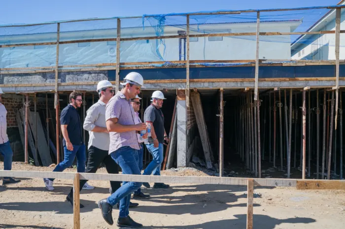 Governador em exercício inspeciona obras de construção do Hospital de Trauma e de reforma e ampliação de unidades de saúde em Patos