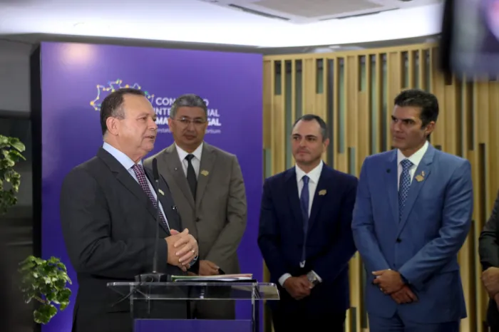 - Carlos Brandão discursa durante reunião de governadores da Amazônia Legal (Foto: Rodrigo Ribeiro)