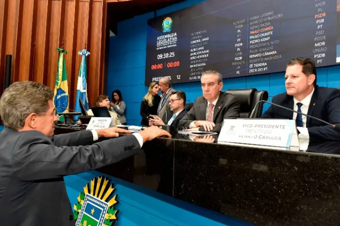 Ordem do Dia: Aprovada em 1ª data estadual alusiva aos Legendários