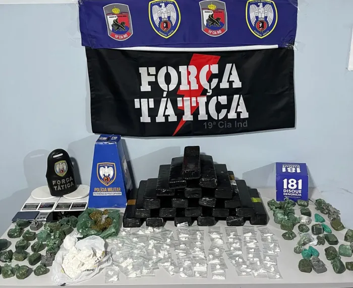 19ªCia Ind apreende mais de 15kg de maconha na Zona Rural de Pinheiros