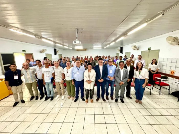 Fórum discute a regulamentação da produção de mel por abelhas sem ferrão no Piauí