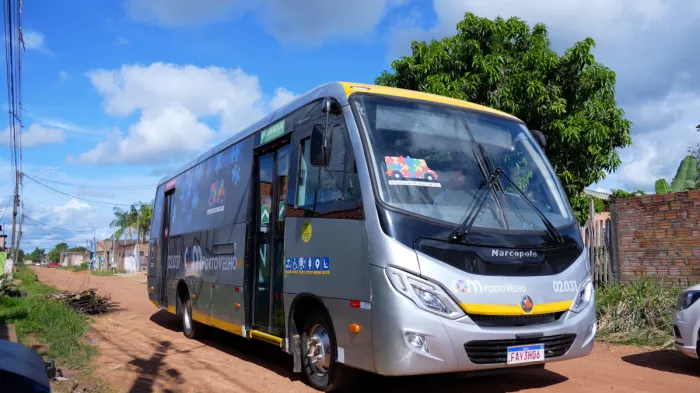 Ônibus multissensorial transporta de forma gratuita pessoas com TEA em Porto Velho