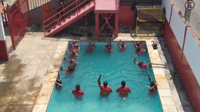 Bombeiros do Piauí participam de curso de mergulho de corporação do Maranhão