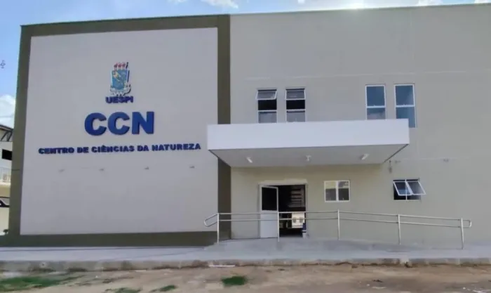 Rafael Fonteles realiza visita inaugural ao prédio do Centro de Ciências da Natureza da Uespi nesta segunda (17)