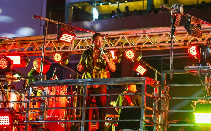 Wesley Safadão e Mari Fernandez levam cerca de 125 mil pessoas para a primeira noite do Lava-Pratos em Imperatriz