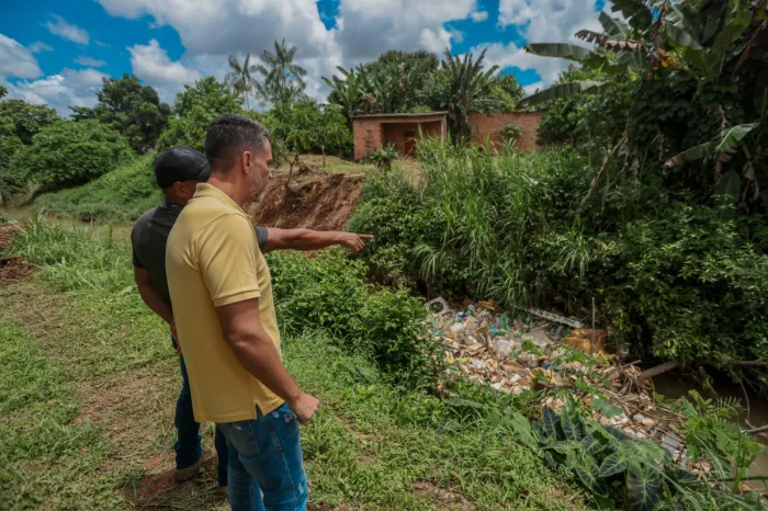 Prefeito Léo Moraes acompanha trabalhos da operação Cidade Limpa