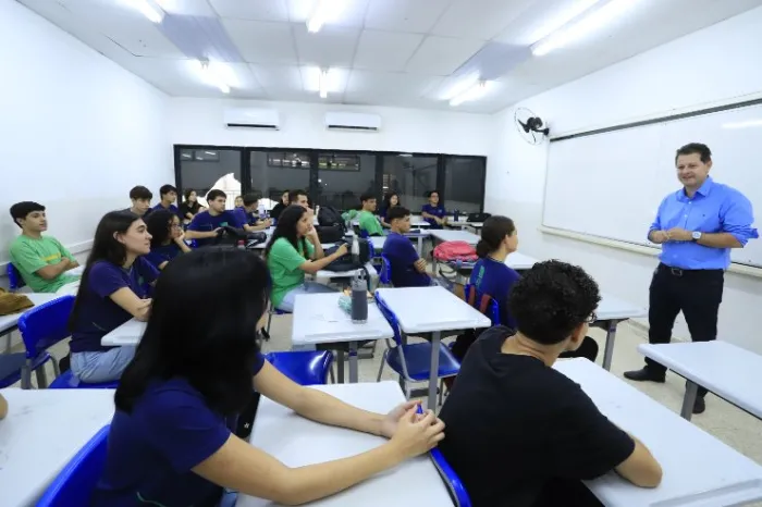 Escola Presidente Vargas recebe investimentos de Renato Câmara