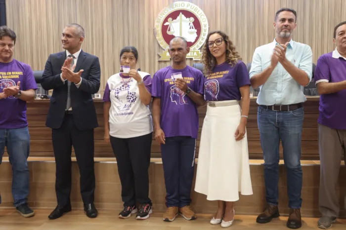 Prefeito Léo Moraes participa do lançamento da Carteira da Pessoa com Epilepsia em evento no MPRO