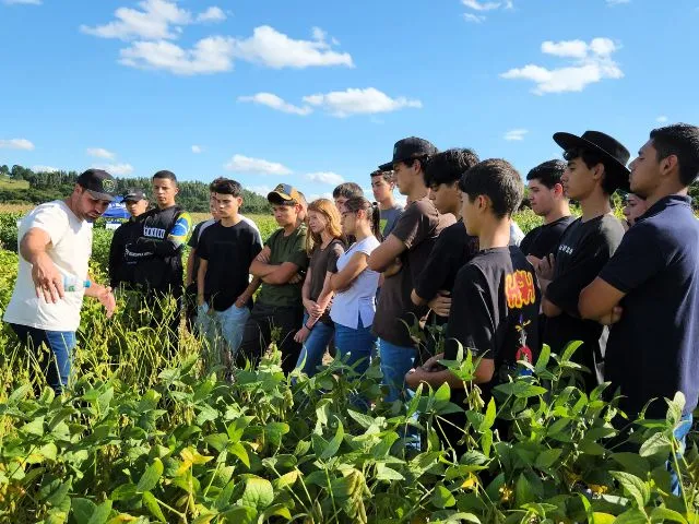 Epagri Lages integra-se à comunidade escolar em Cedup agrotécnico