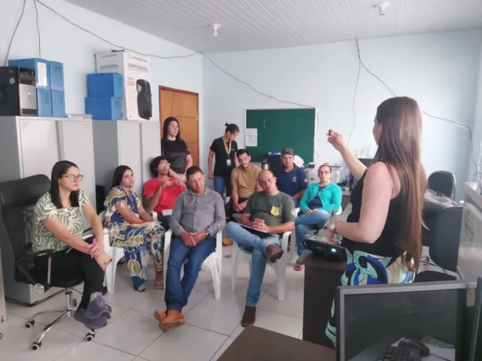 A ação objetiva evitar conflitos de atribuições entre os entes federativos, promovendo uma gestão ambiental mais integrada e eficiente