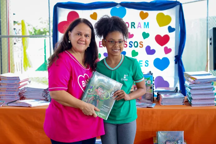 Prefeitura de Bataguassu realiza entrega de livros didáticos para alunos da rede municipal